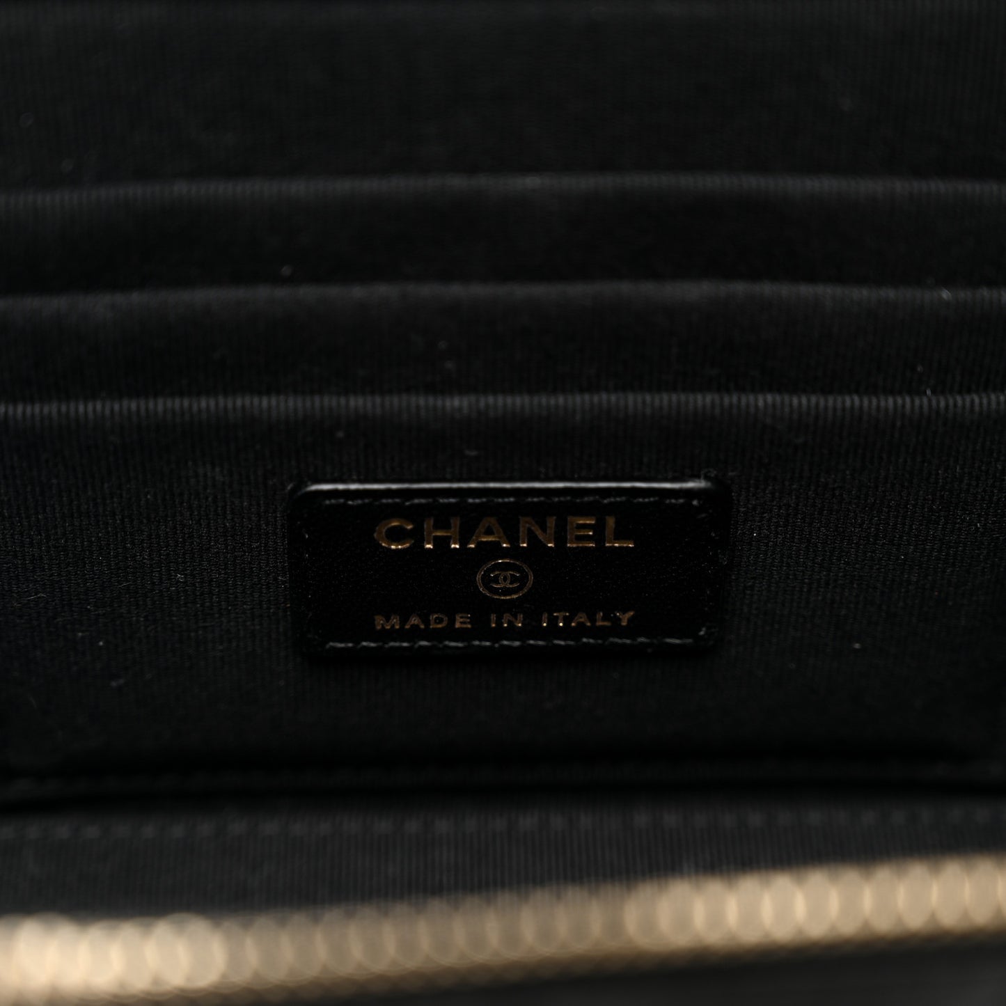 Lambskin Quilted Small Top Handle Vanity Case With Chain Black
