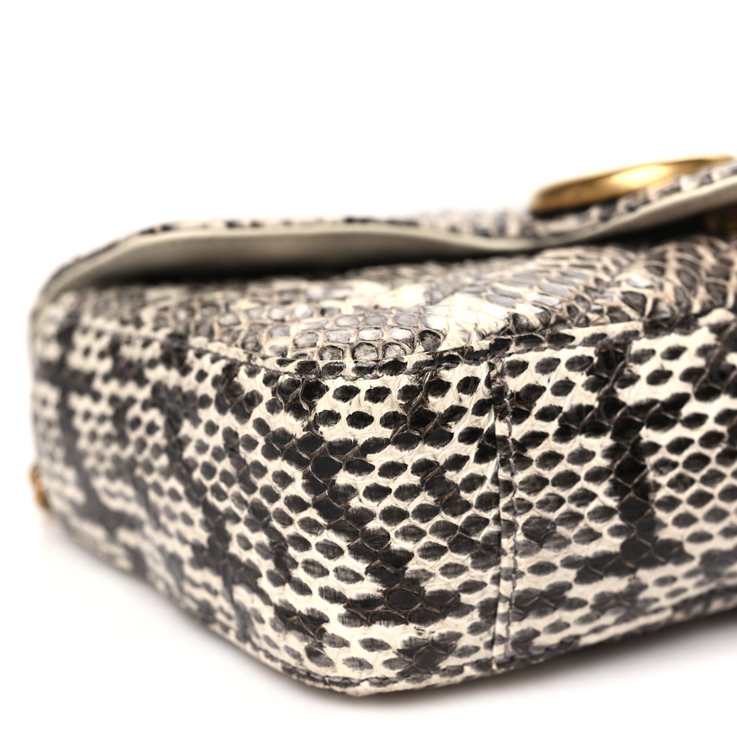 Snakeskin Matelasse Super Mini GG Marmont Shoulder Bag Roccia