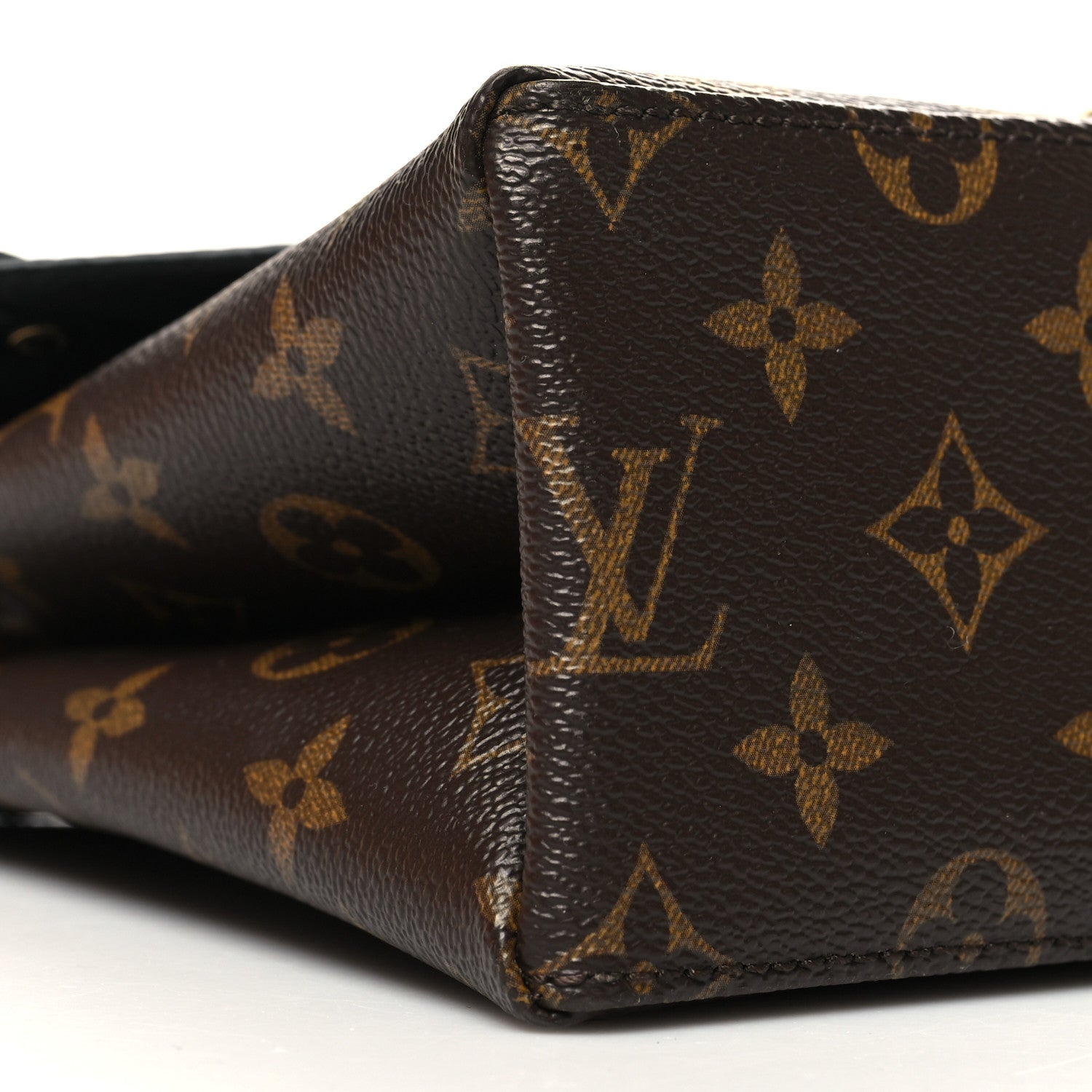 Louis Vuitton Epi Monogram Saint Michel Black 7 of 9