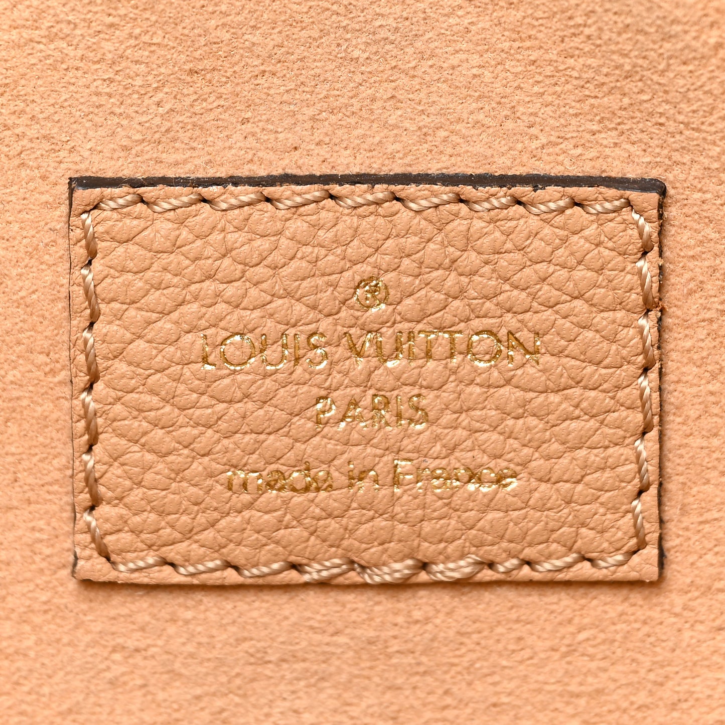 Calfskin Lockme Bucket MM Arizona Beige
