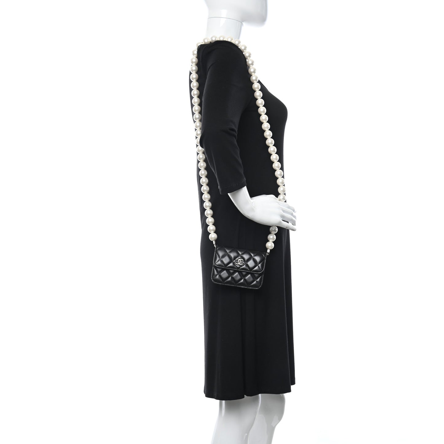 Calfskin Quilted Maxi Pearls Card Holder Flap With Chain Black