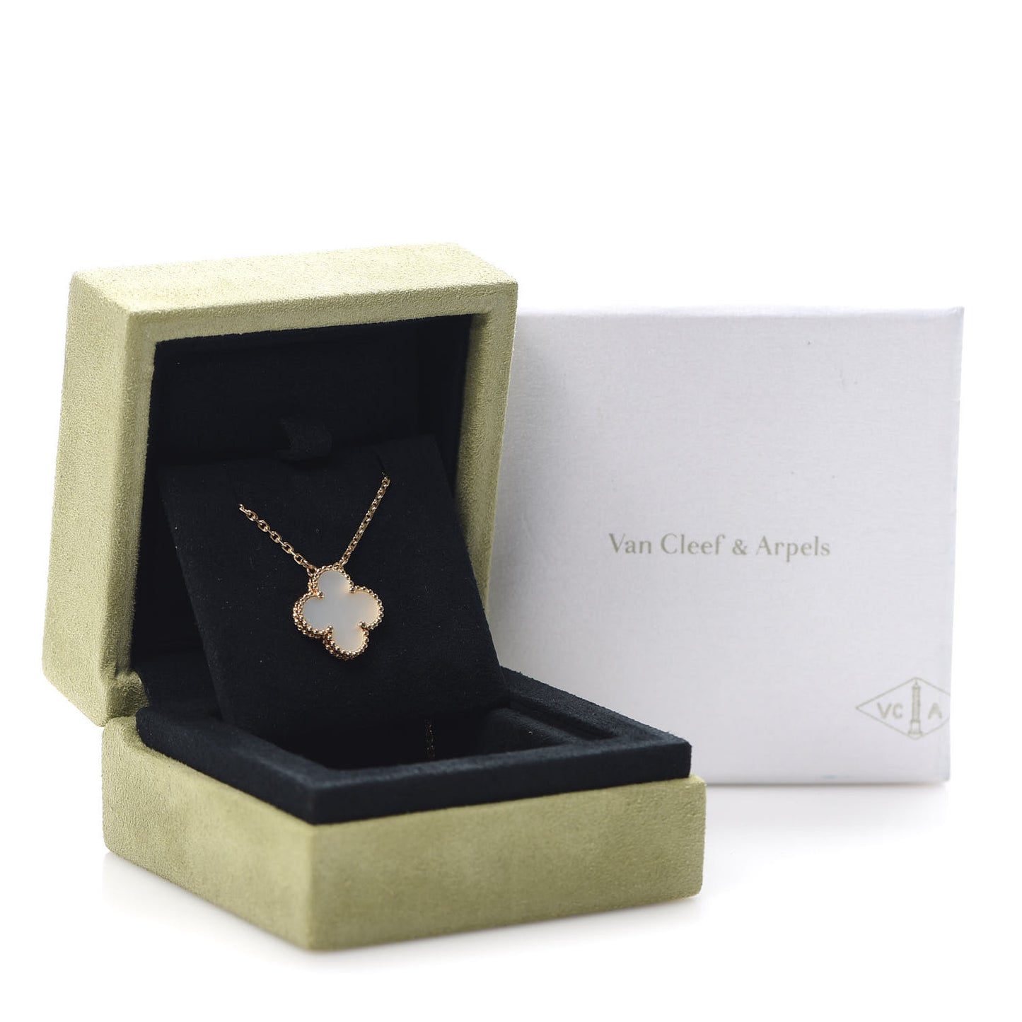 18K Yellow Gold Mother of Pearl Vintage Alhambra Pendant Necklace