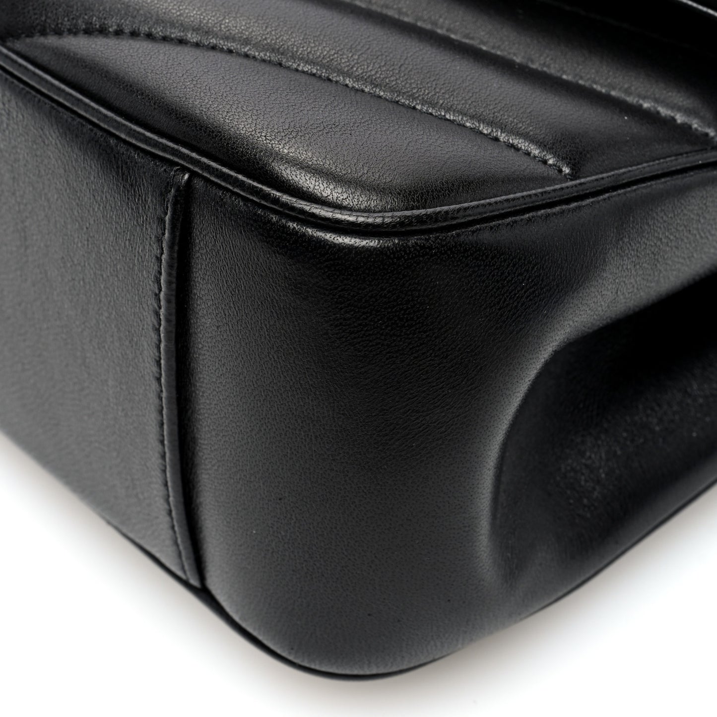 Lambskin Chevron Quilted Medium Loulou Black