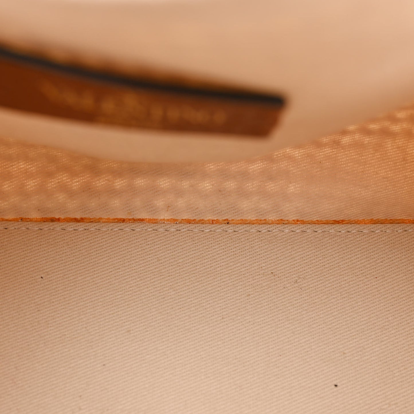 Raffia Grained Calfskin Small Rockstud Vlogo Tote Naturale