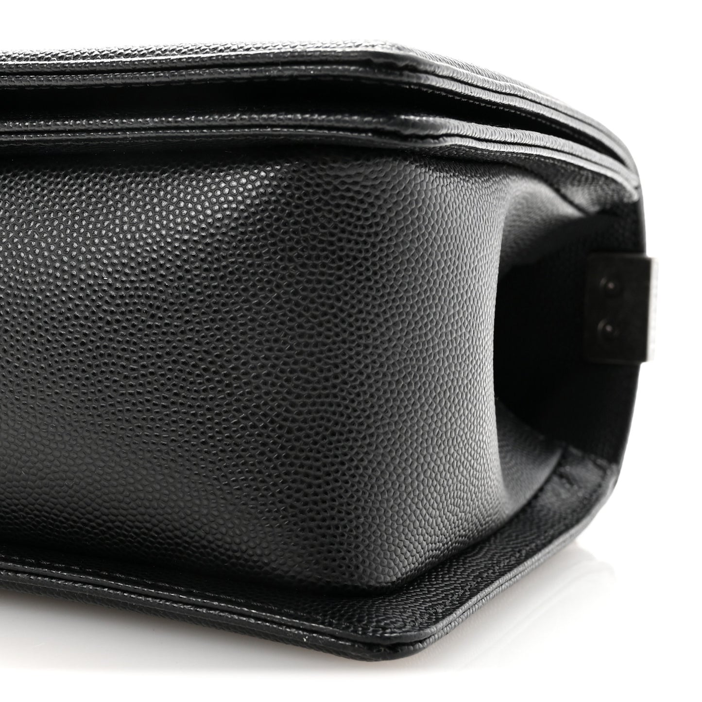 Caviar Quilted Medium Boy Flap Black