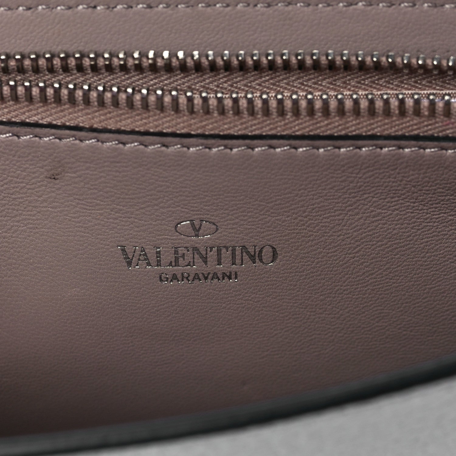 Valentino Garavani Metallic Pebbled Calfskin Rockstud Phone Case With Chain Silver 5 of 8