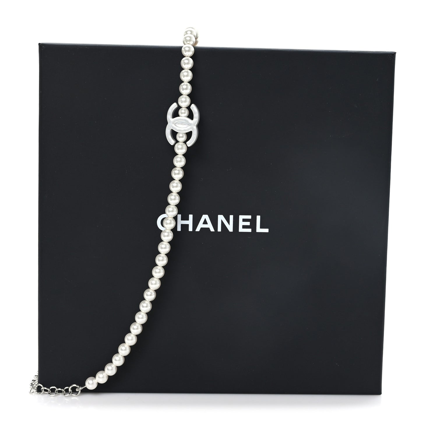 Pearl Resin CC Choker Necklace Pearly White Silver