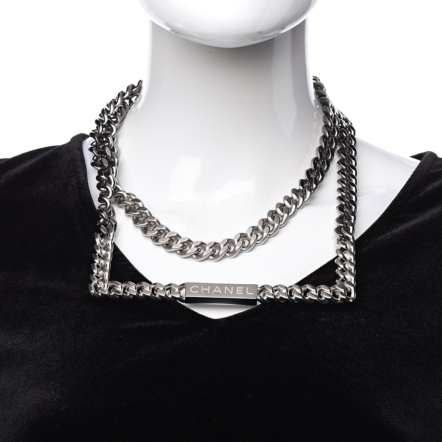 Oversized Chain Logo Short Necklace Silver