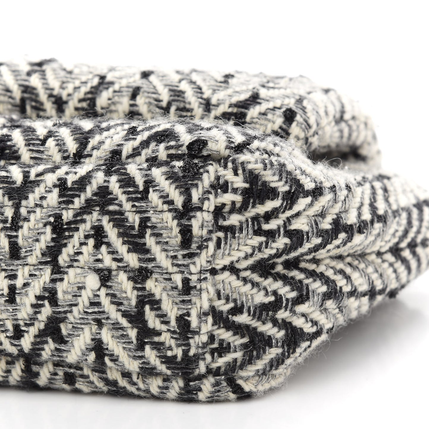 Tweed Puffy Horizontal Quilted Flap Black White