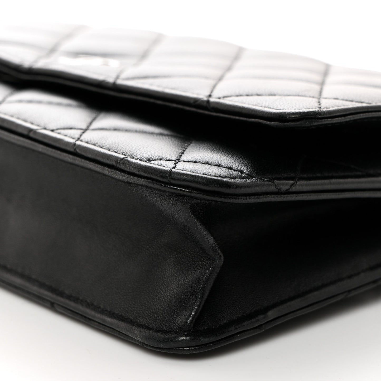Lambskin Quilted Wallet On Chain WOC Black