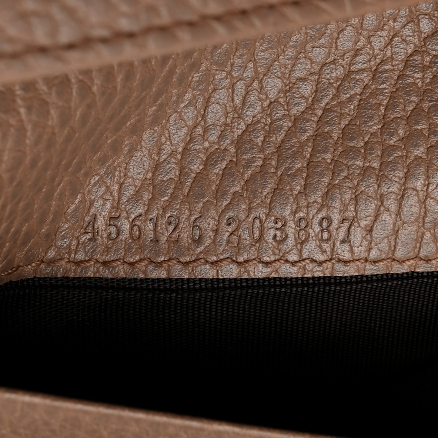 Pebbled Calfskin GG Marmont Card Case Porcelain Rose