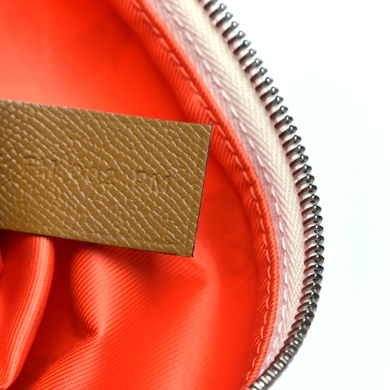Hermes Silk Ex-Libris Les Parisiennes Silky Pocket Cosmetic Case Sesame Nata Bronze 6 of 8