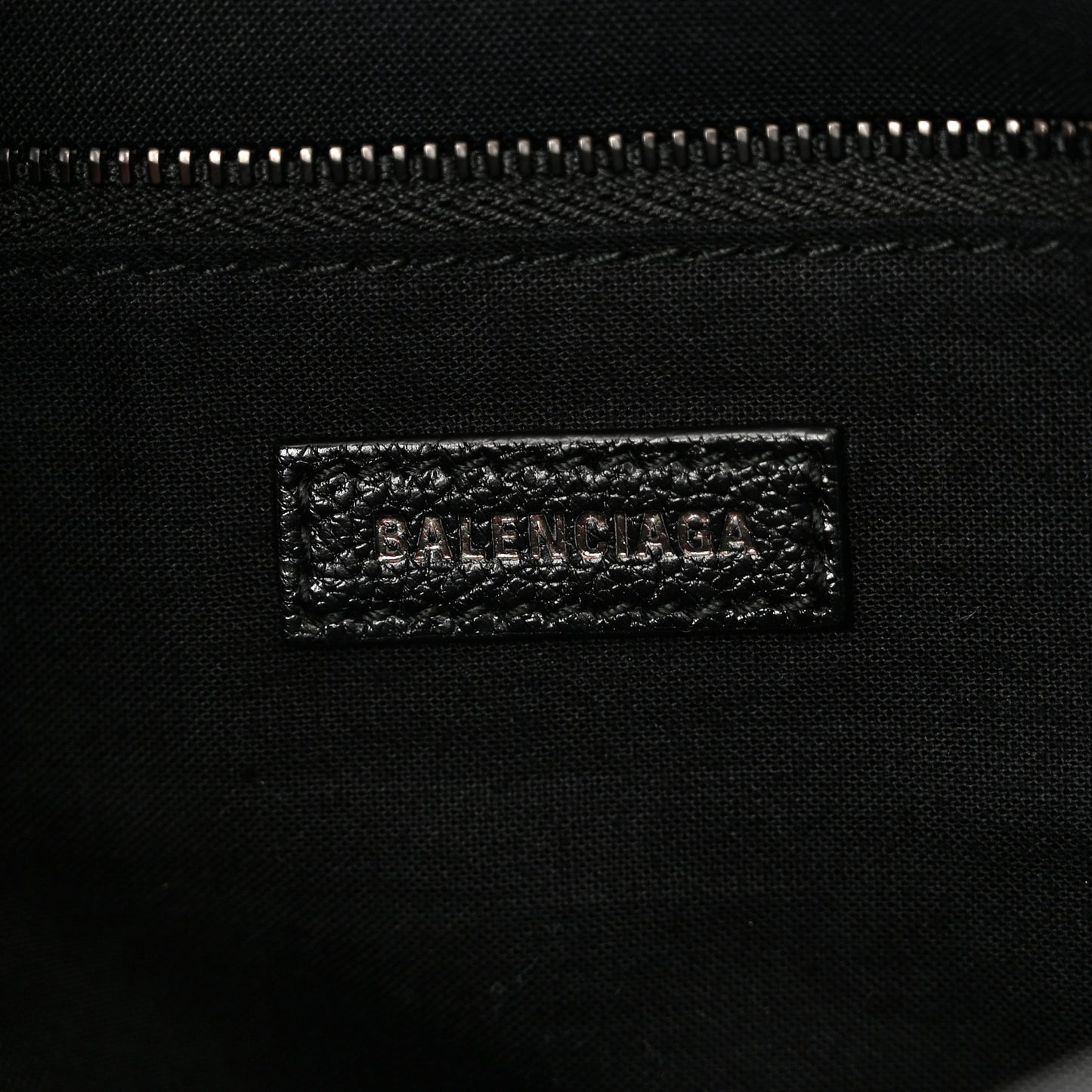 Chevre Black Metallic Edge Hardware S City Black