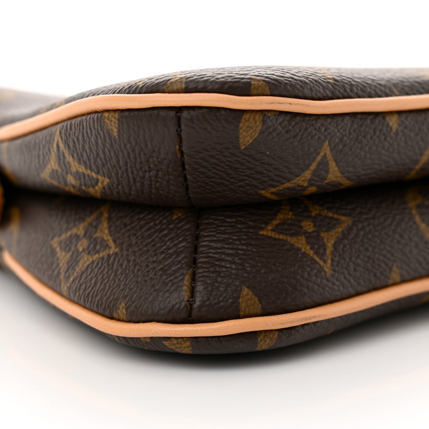 Monogram Liv Pochette