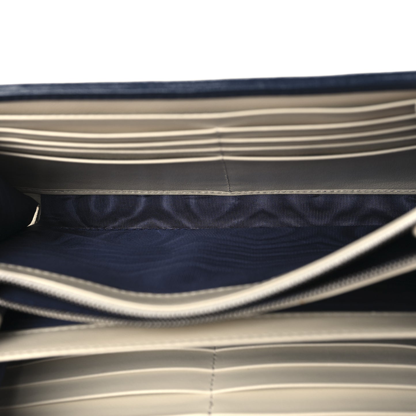 Vintage Effect Calfskin Matelasse Diagonal Torchon GG Marmont Chain Wallet Mystic White Blue Agata