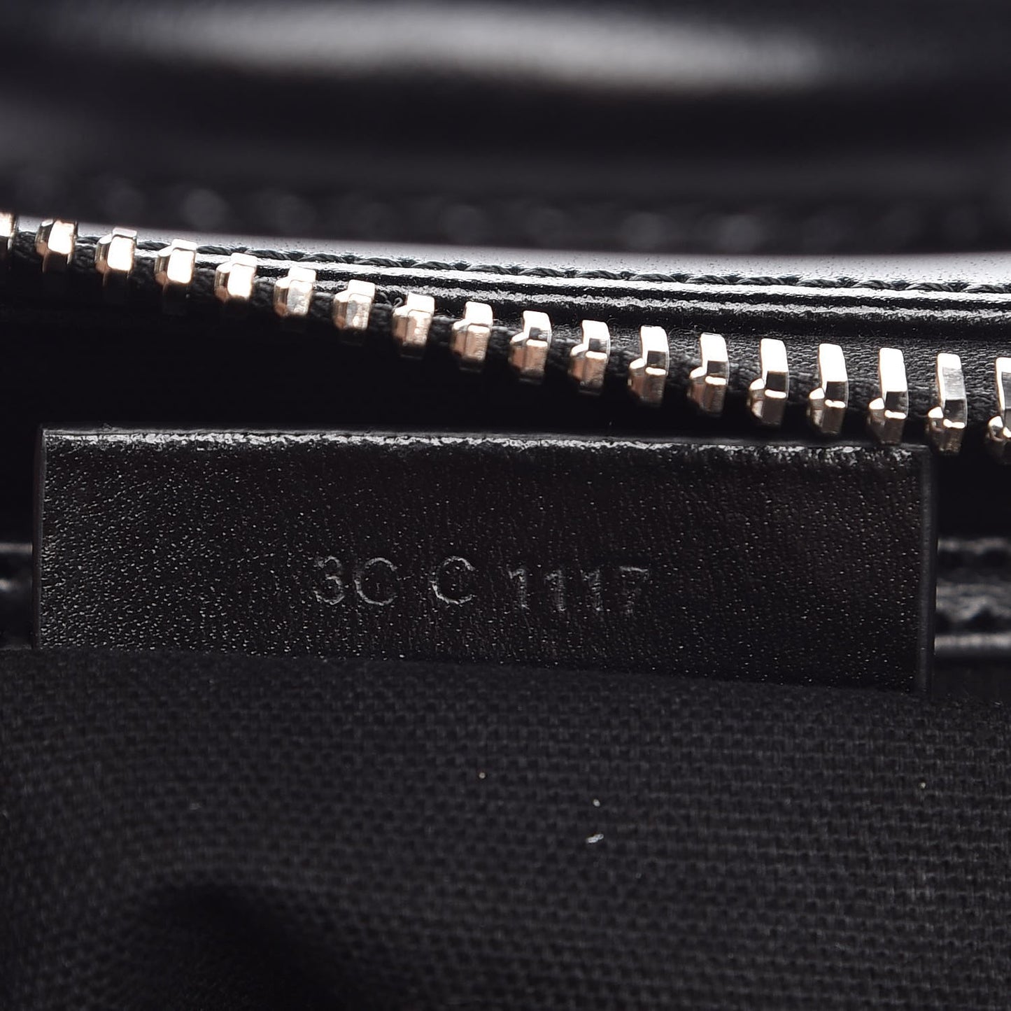 Shiny Lord Calfskin Medium Antigona Black