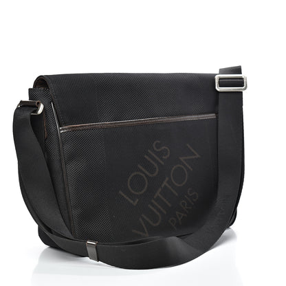 Louis Vuitton Damier Geant Petit Messenger Bag Black 2 of 13