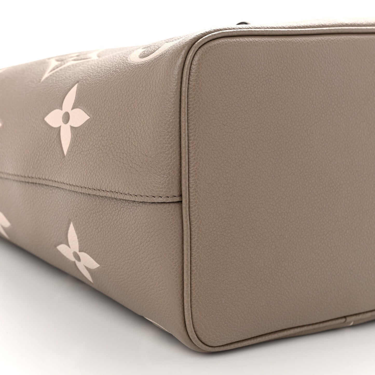 Empreinte Monogram Giant Neonoe MM Tourterelle Creme
