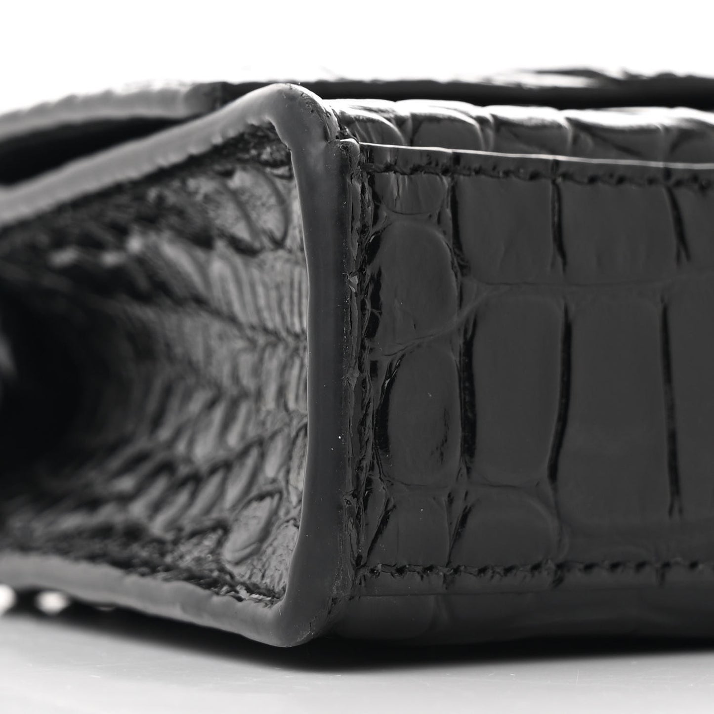 Shiny Calfskin Monochrome Crocodile Embossed Hourglass Chain Bag Black