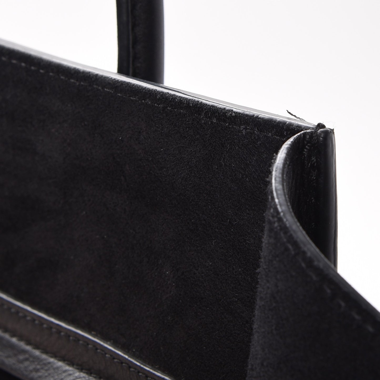 Supple Calfskin Medium Phantom Luggage Black