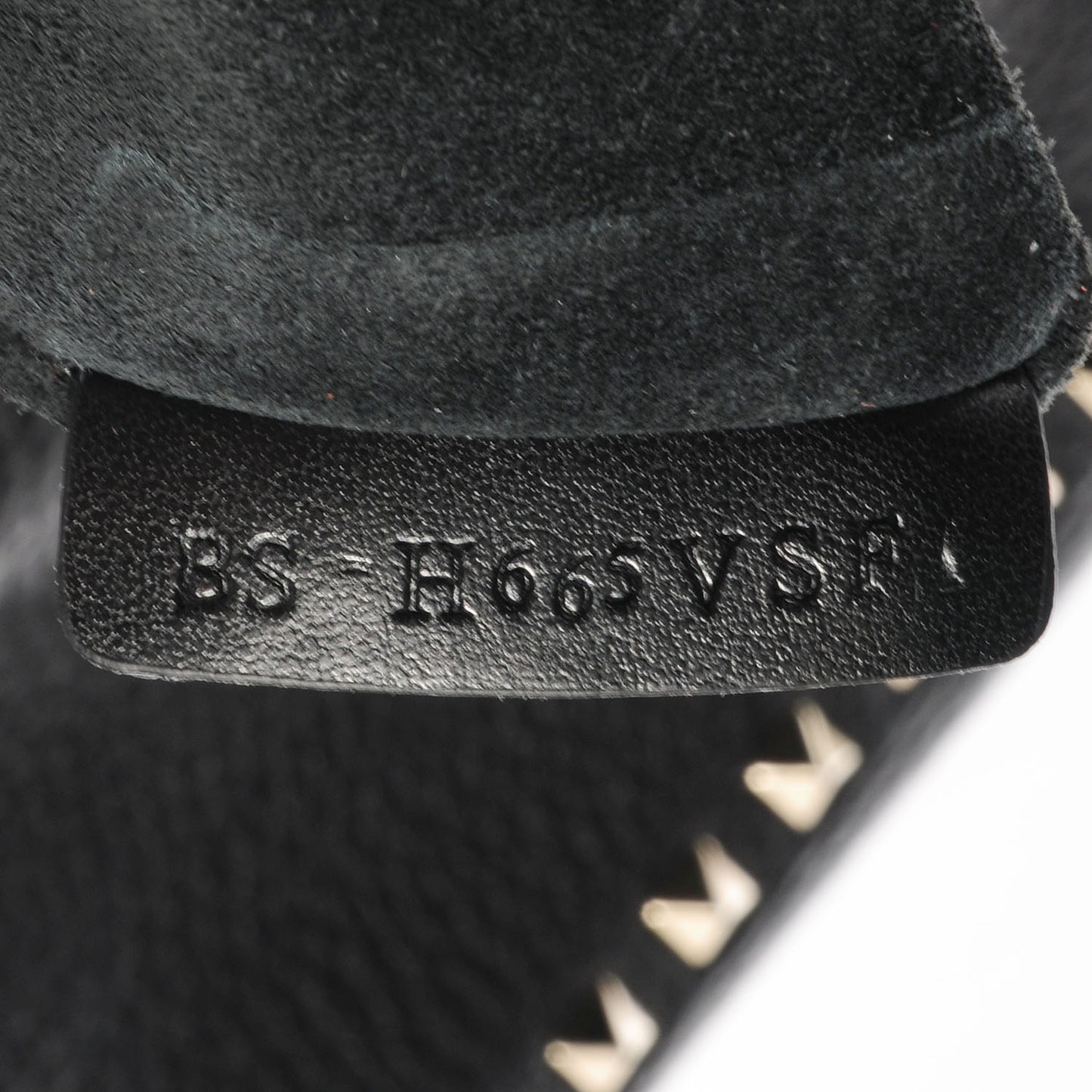 Pebbled Calfskin Large Rockstud Flip-Lock Messenger Bag Black