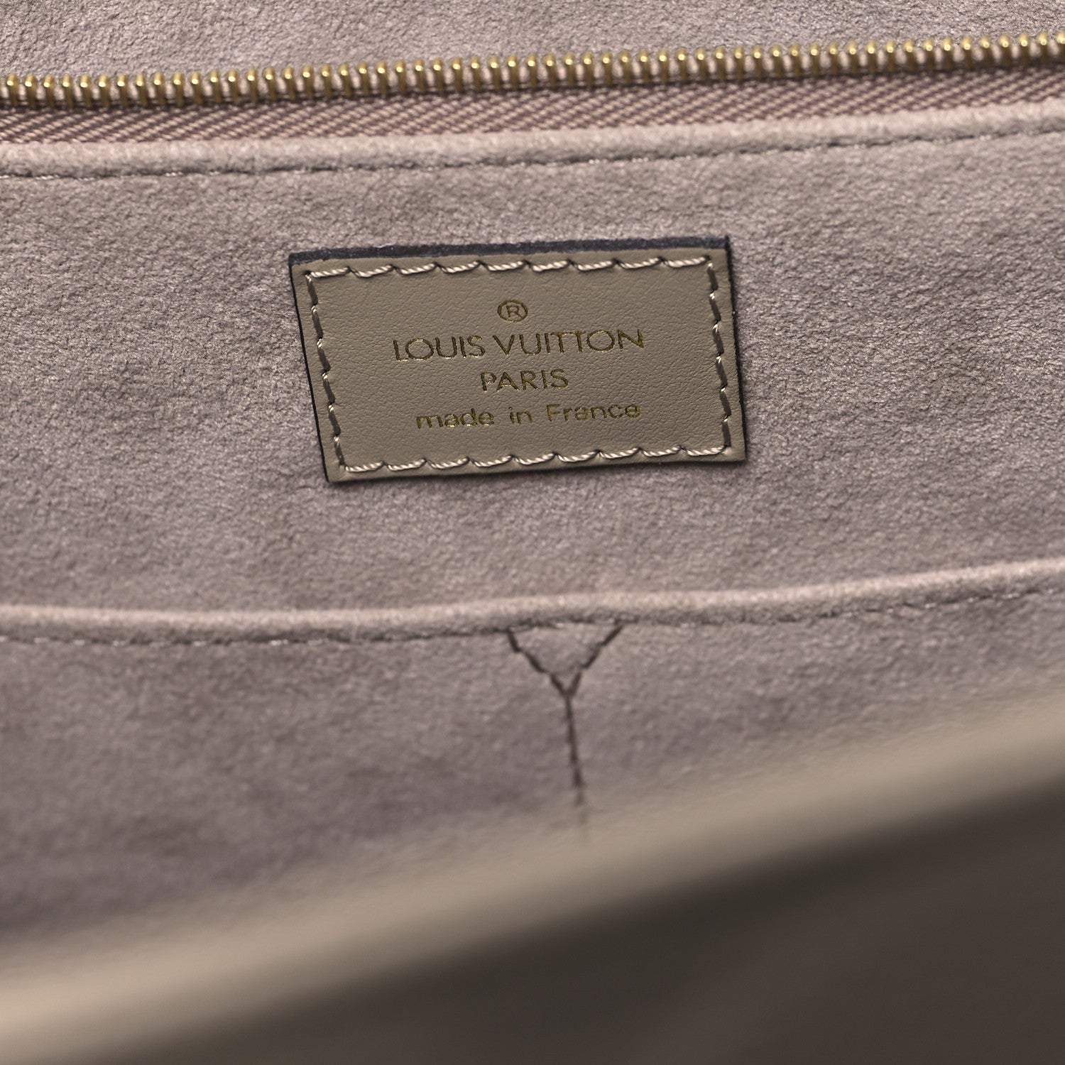 Louis Vuitton Empreinte Monogram Giant Onthego MM Tourterelle 6 of 9