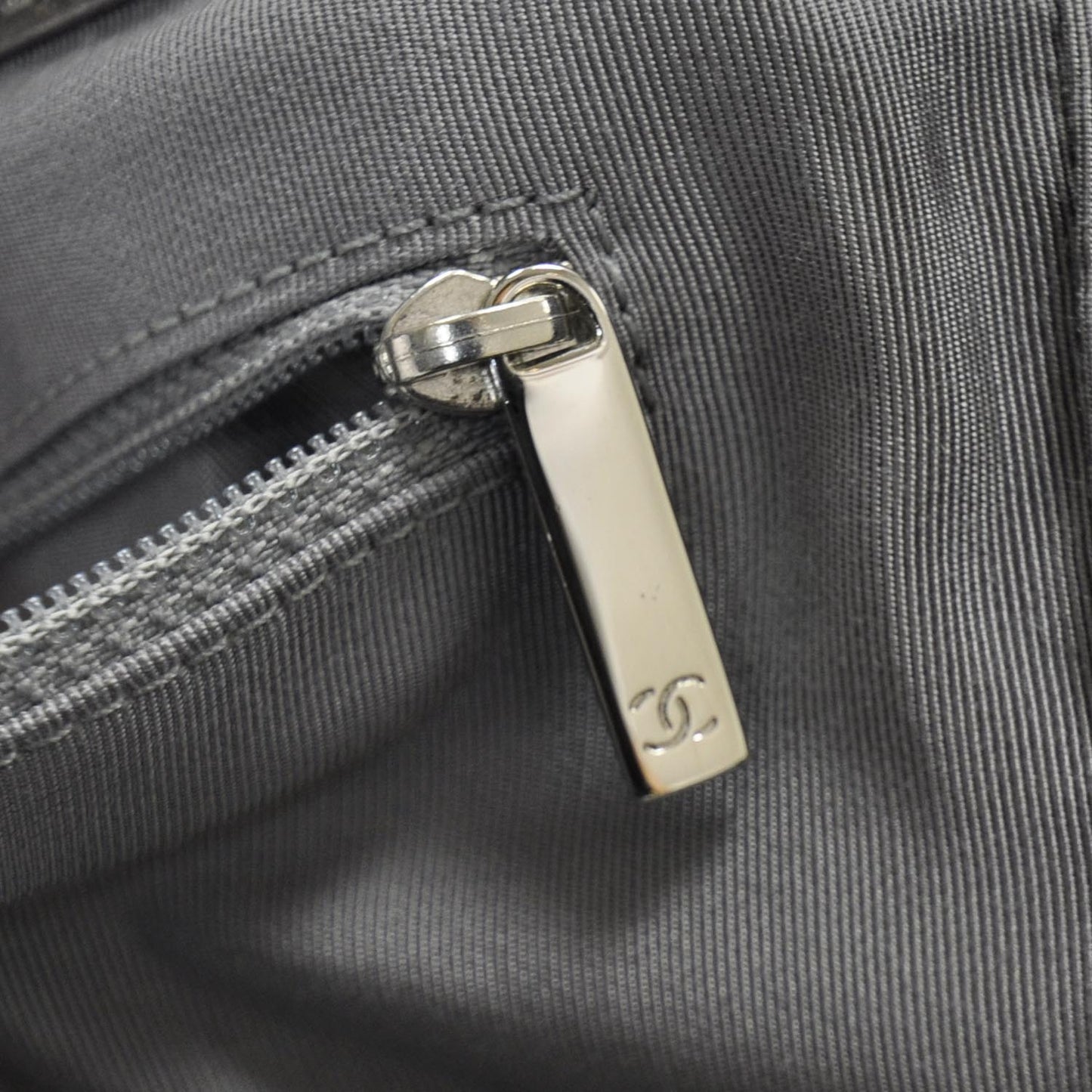 Leather XL Modern Chain Tote Metallic