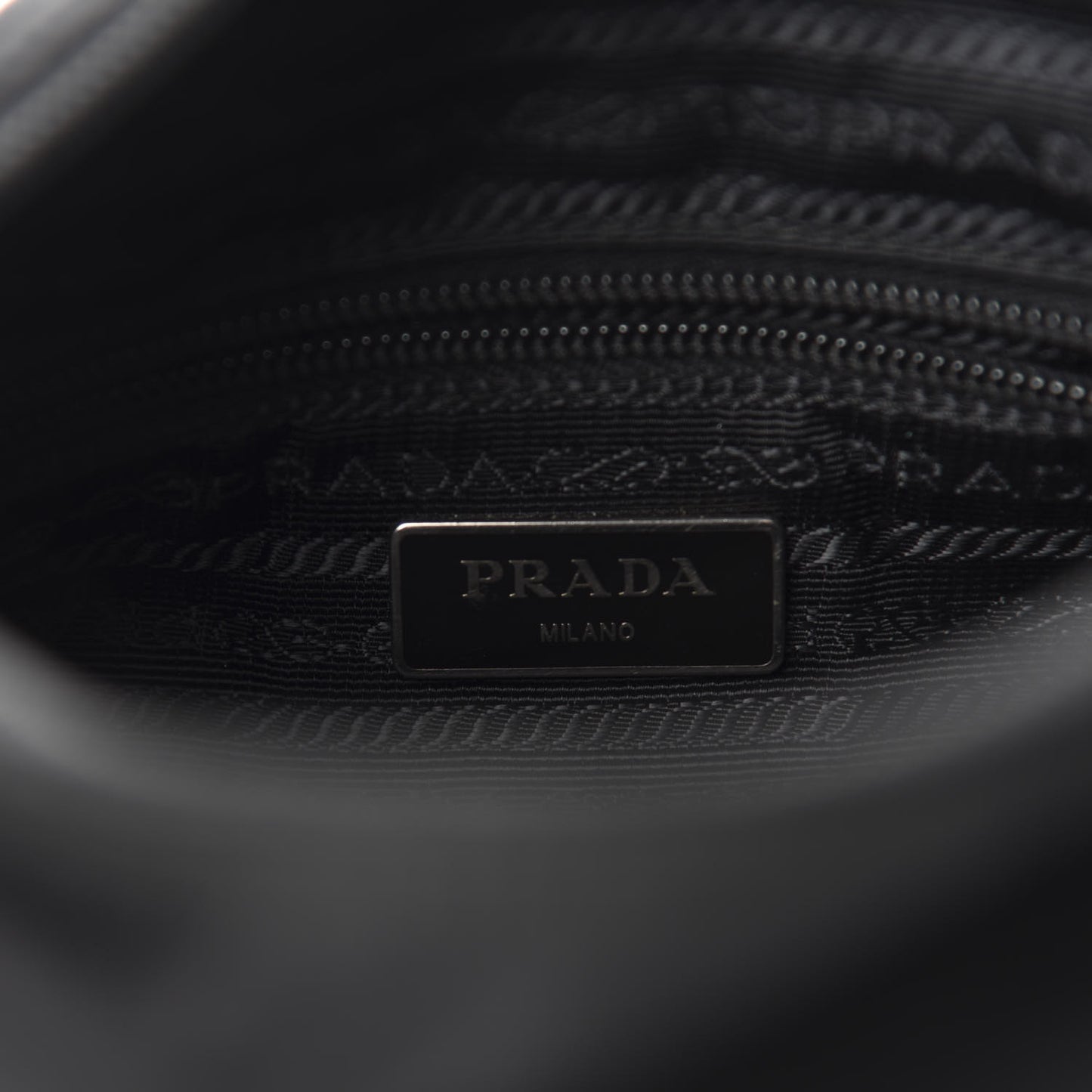 Nylon Vela Messenger Black