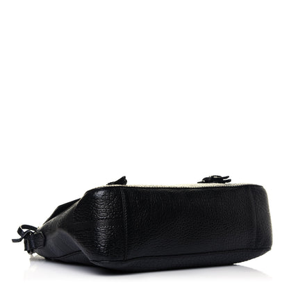 Burberry Heritage Grain Check Embossed Messenger Bag Black 3 of 5