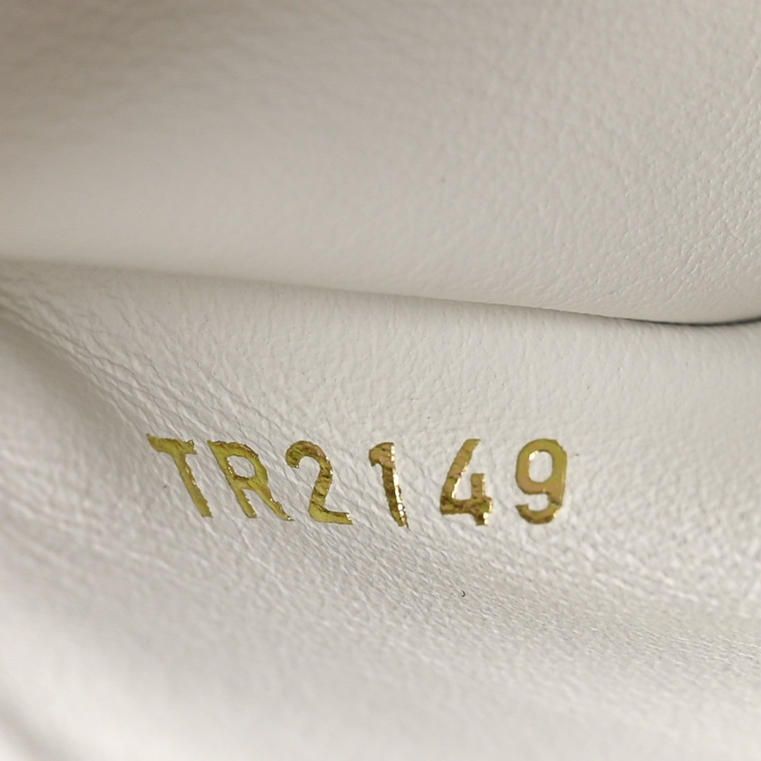 Louis Vuitton Taurillon Embellished Flower Crown Capucines BB Snow 7 of 10