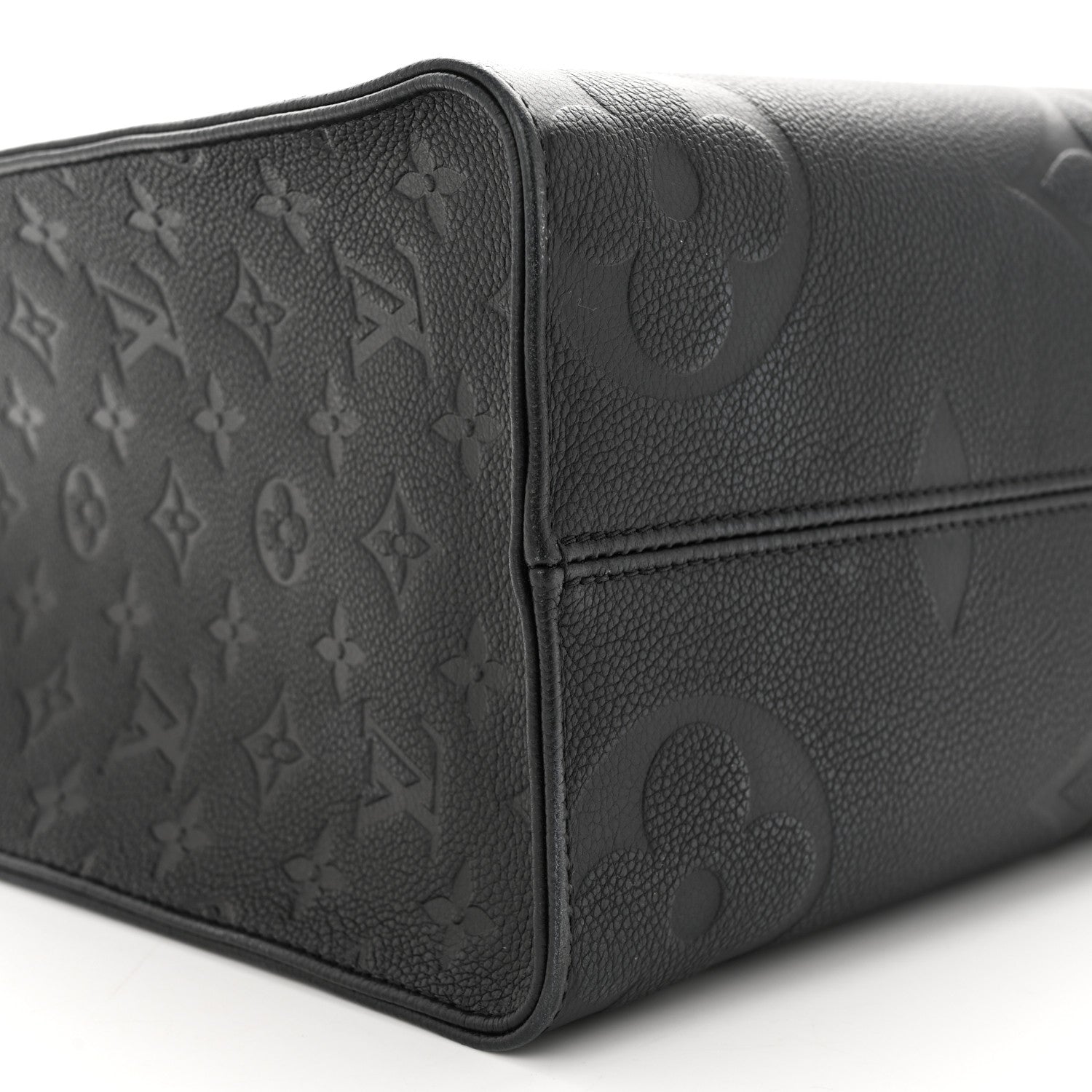Louis Vuitton Empreinte Monogram Giant Onthego MM Black 8 of 17