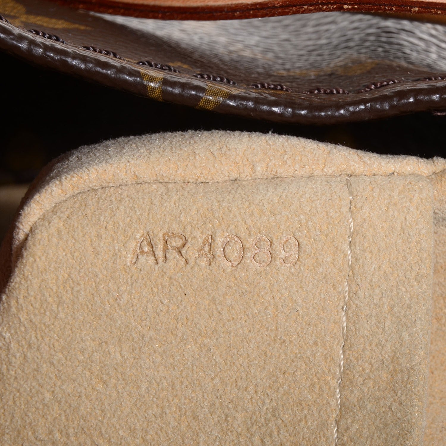 Louis Vuitton Monogram Artsy GM 7 of 7