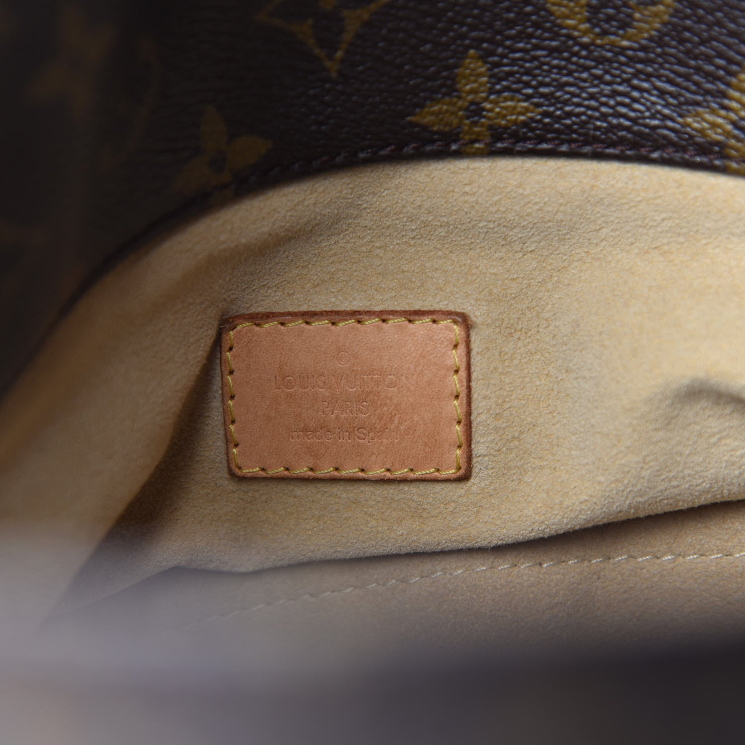Louis Vuitton Monogram Artsy MM 9 of 10