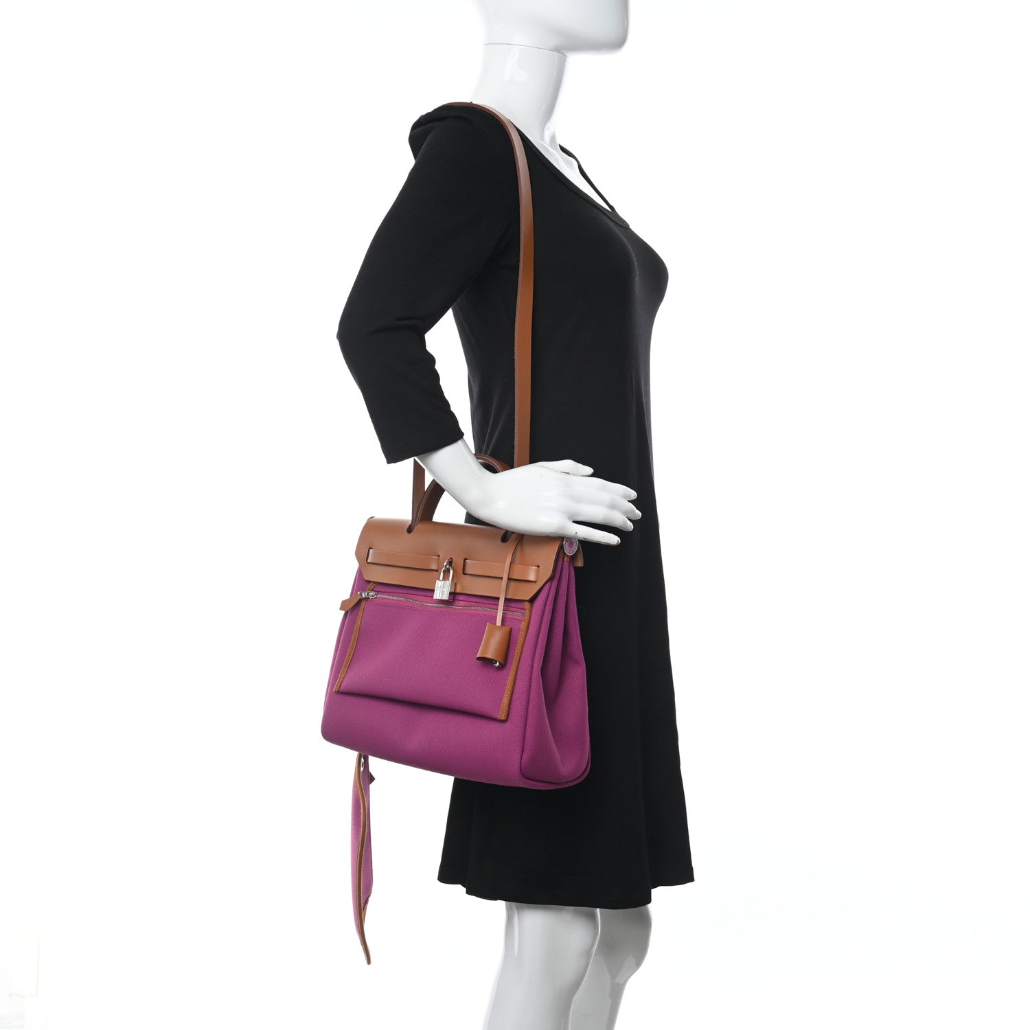 Hermes Toile Militaire Vache Hunter Laque Herbag Zip Retourne 31 PM Magnolia Fauve 2 of 12