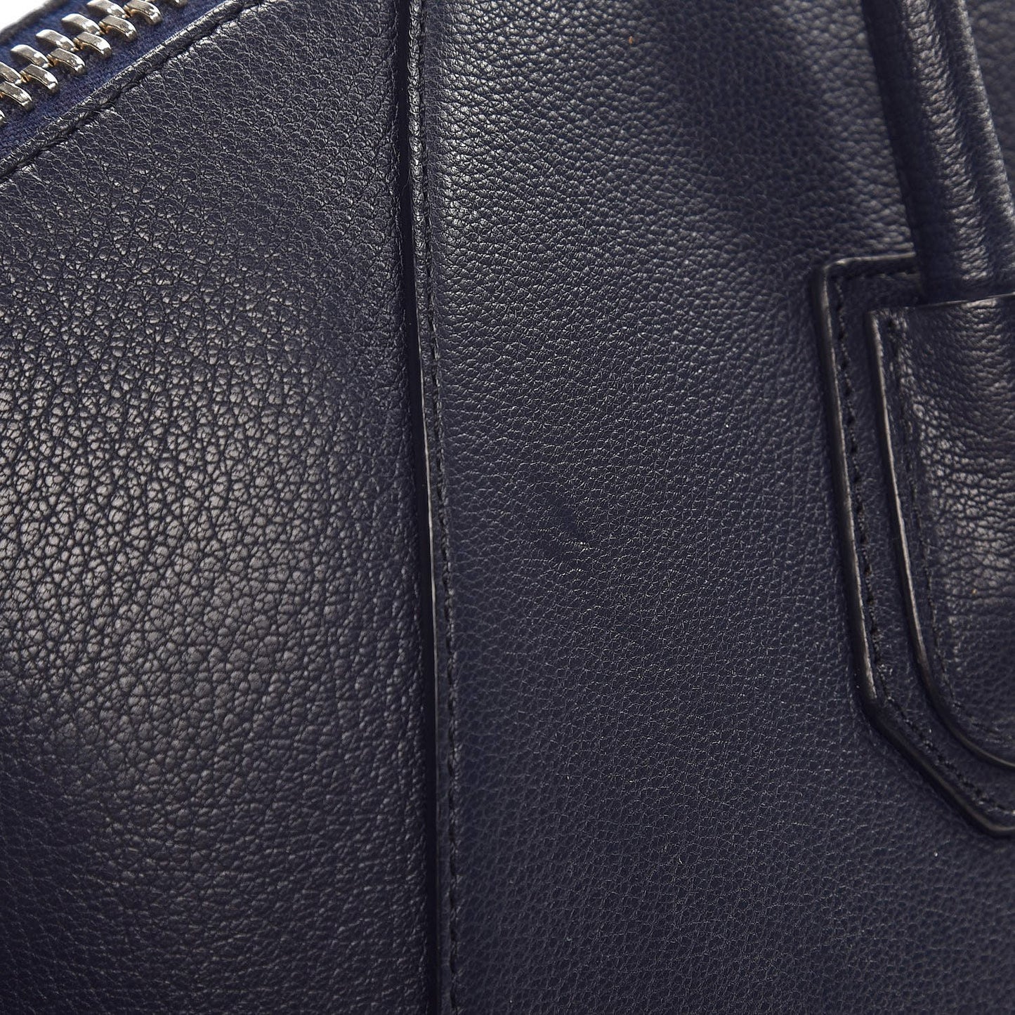 Sugar Goatskin Medium Antigona Navy