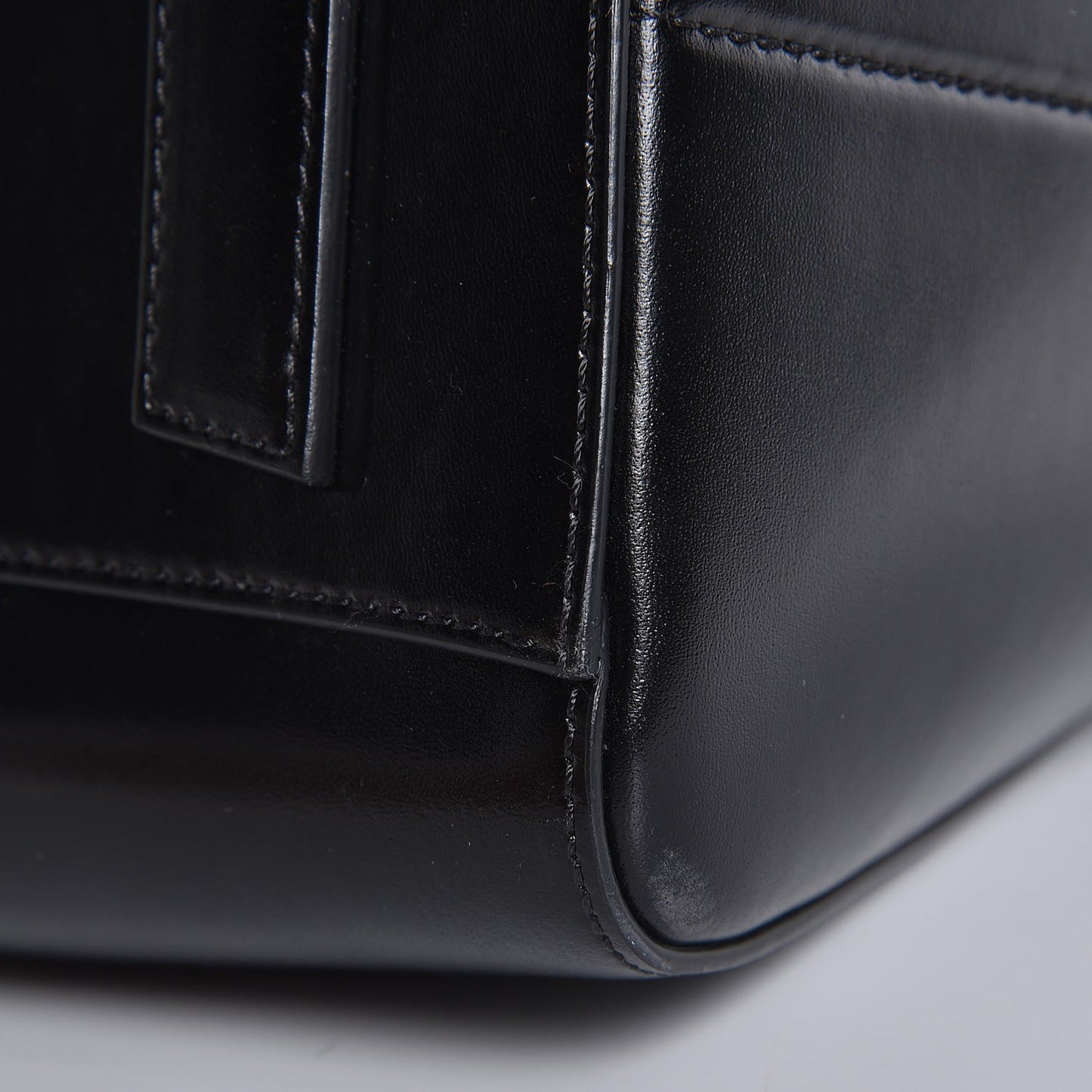 Shiny Lord Calfskin Medium Antigona Black
