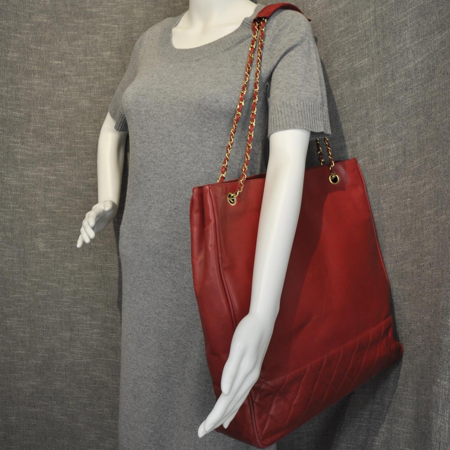 Chanel Lambskin Shoulder Bag Red 2 of 9