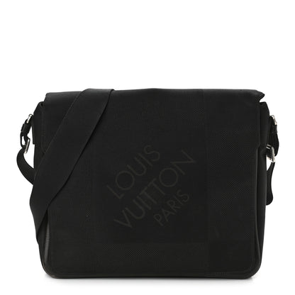 Louis Vuitton Damier Geant Petit Messenger Bag Black 3 of 12
