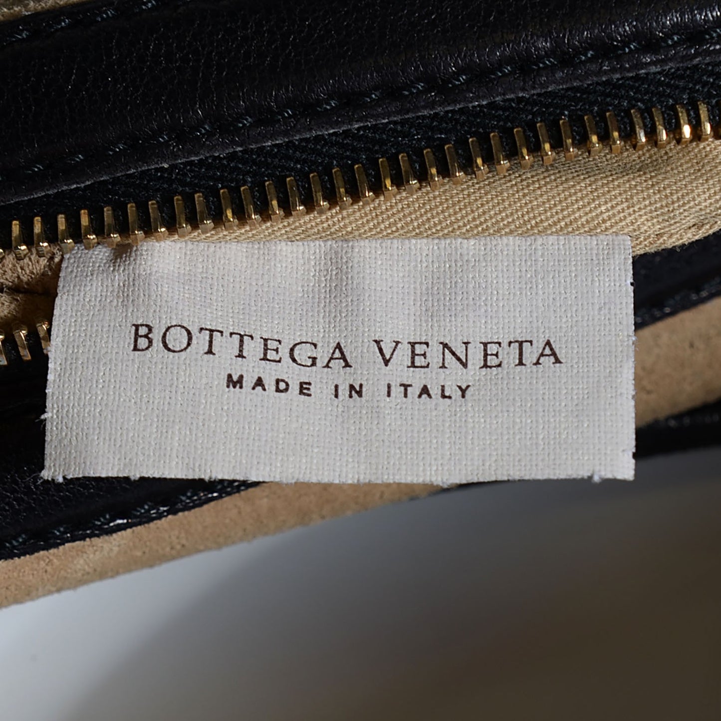 Nappa Intrecciato Medium Veneta Hobo Black