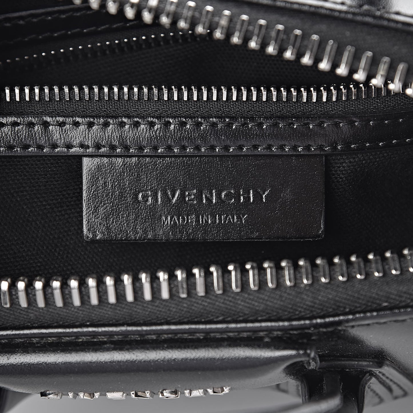 Shiny Lord Calfskin Mini Antigona Black