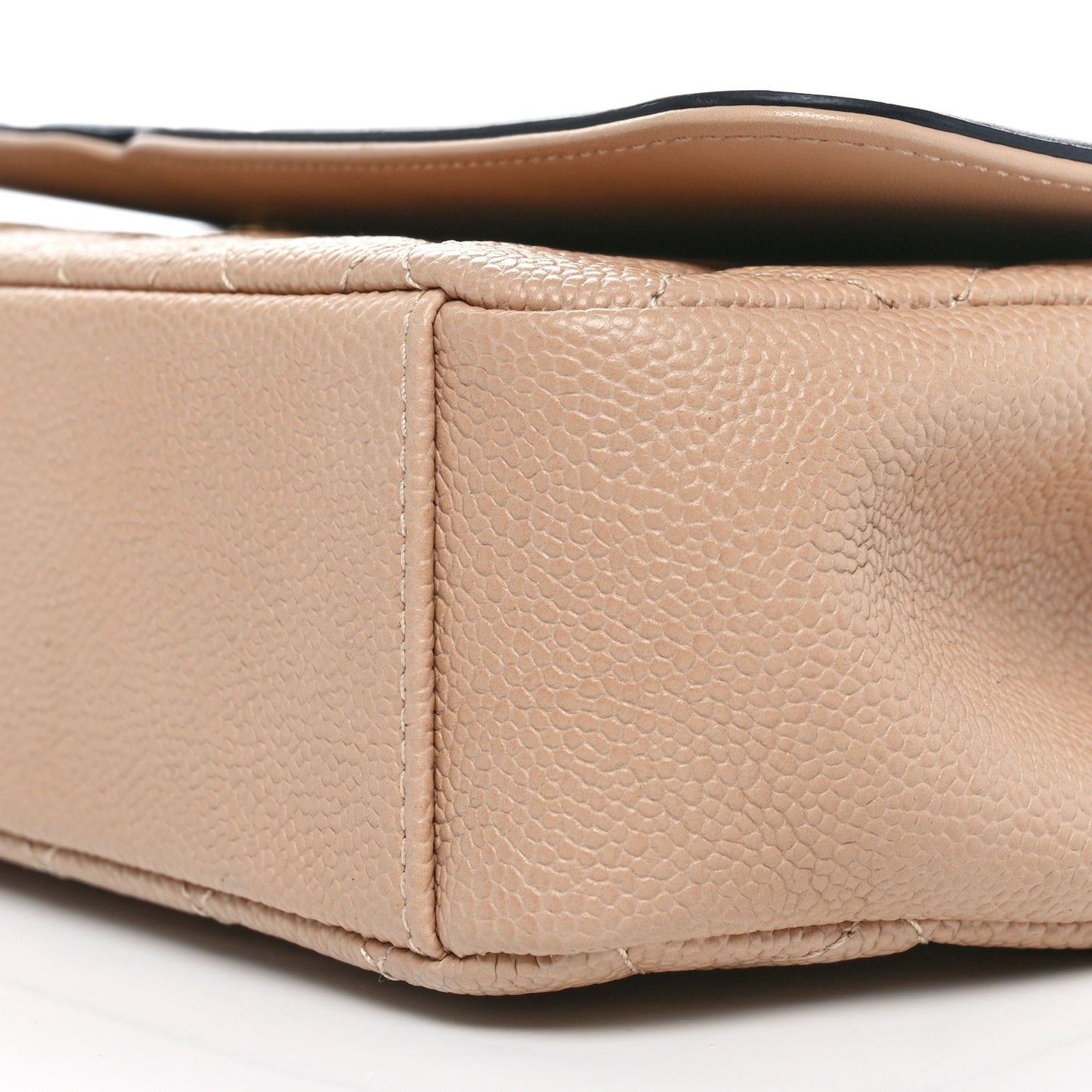 Caviar Quilted Medium CC Filigree Flap Beige Black