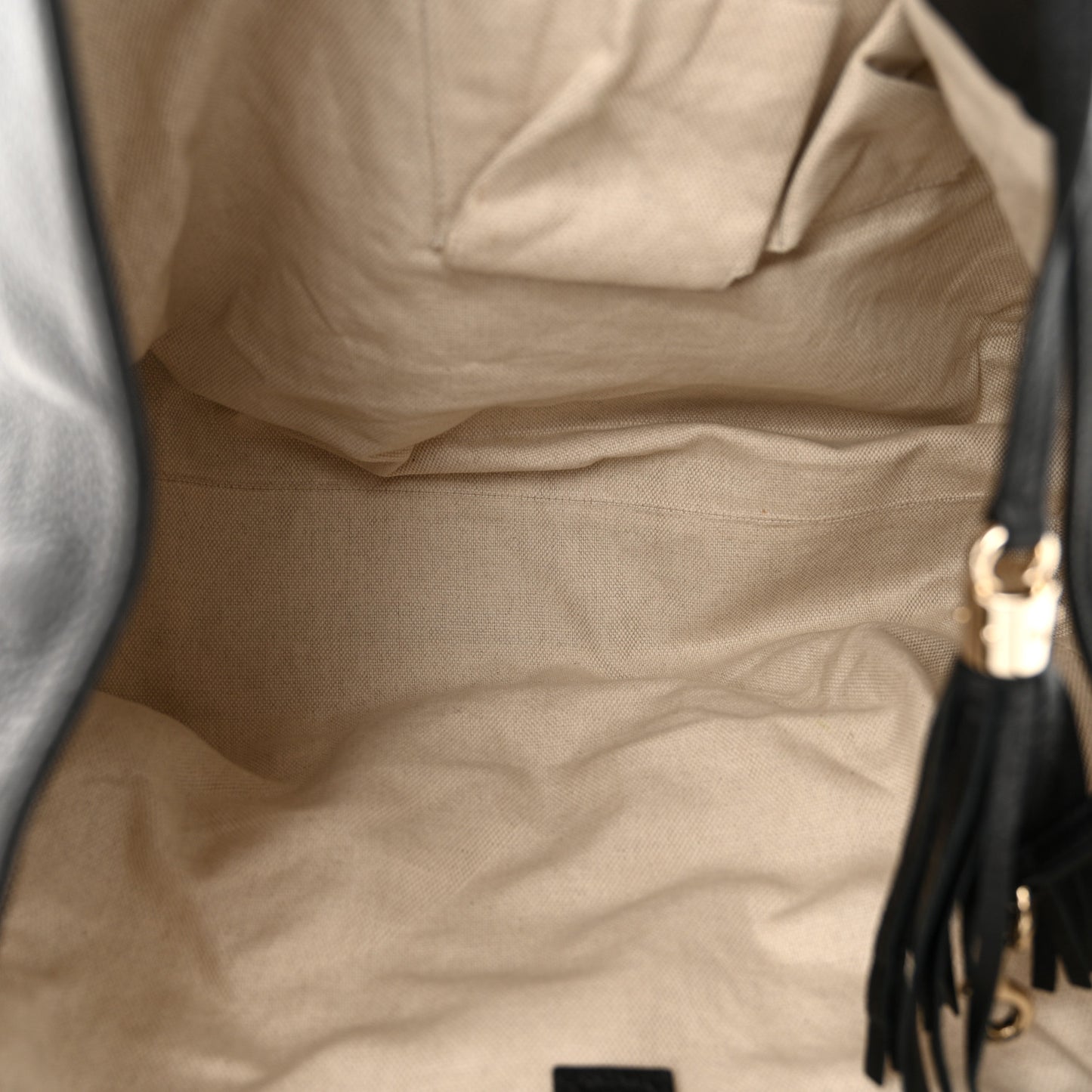 Pebbled Calfskin Large Soho Hobo Black