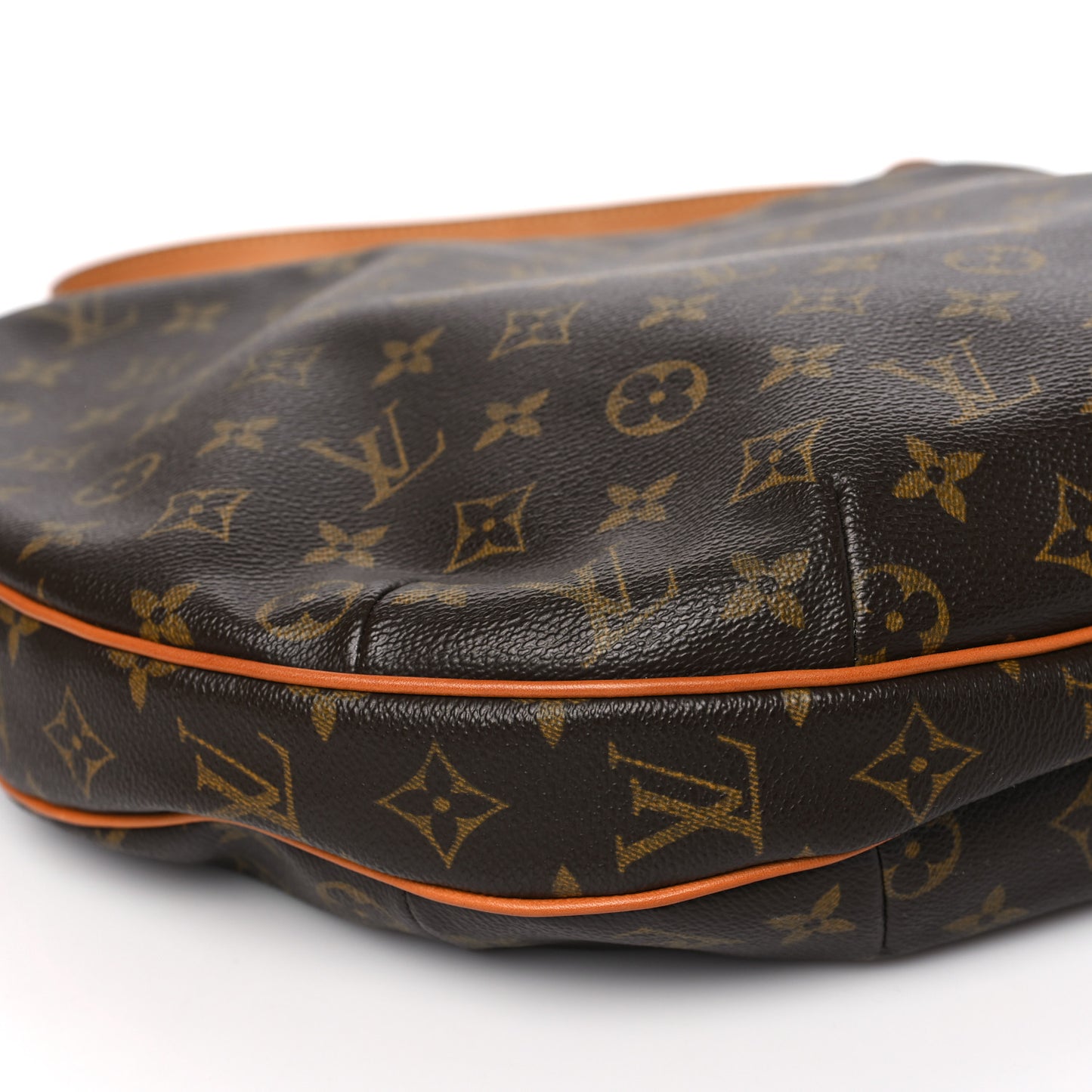 Monogram Croissant GM
