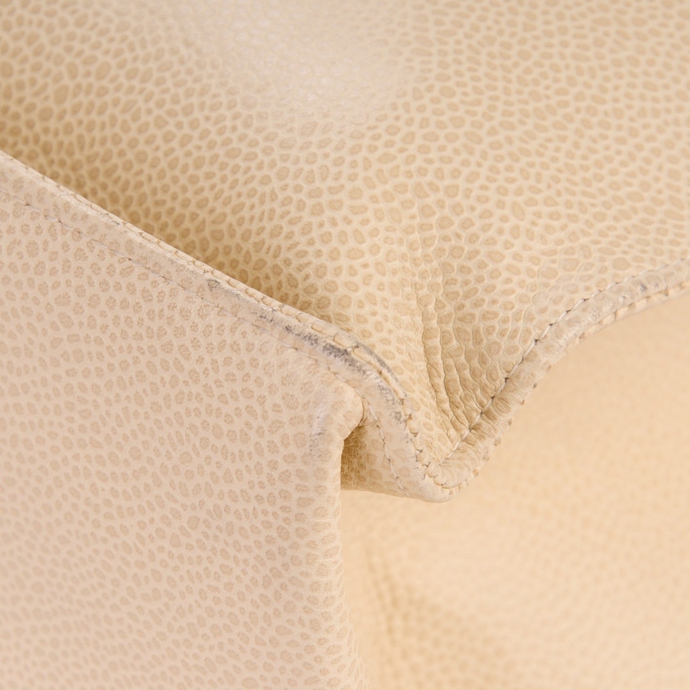 Caviar CC Shopper Tote Beige Clair