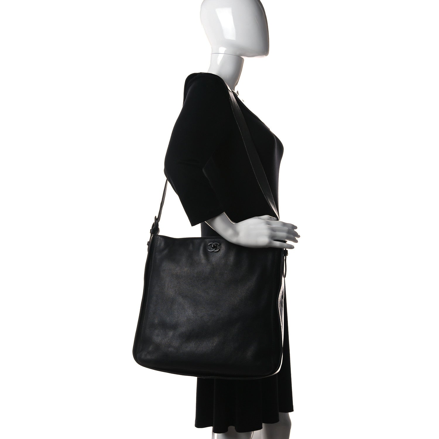 Chanel Lambskin Messenger Black 2 of 20