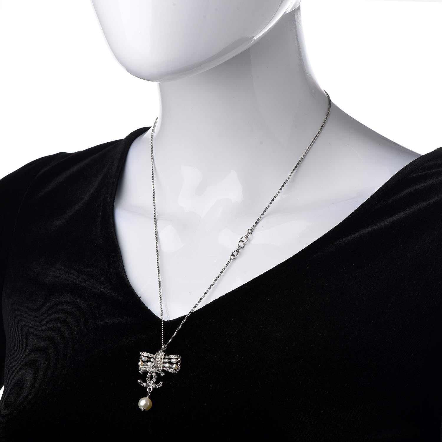 Chanel Crystal Pearl CC Bow Necklace Silver 2 of 5