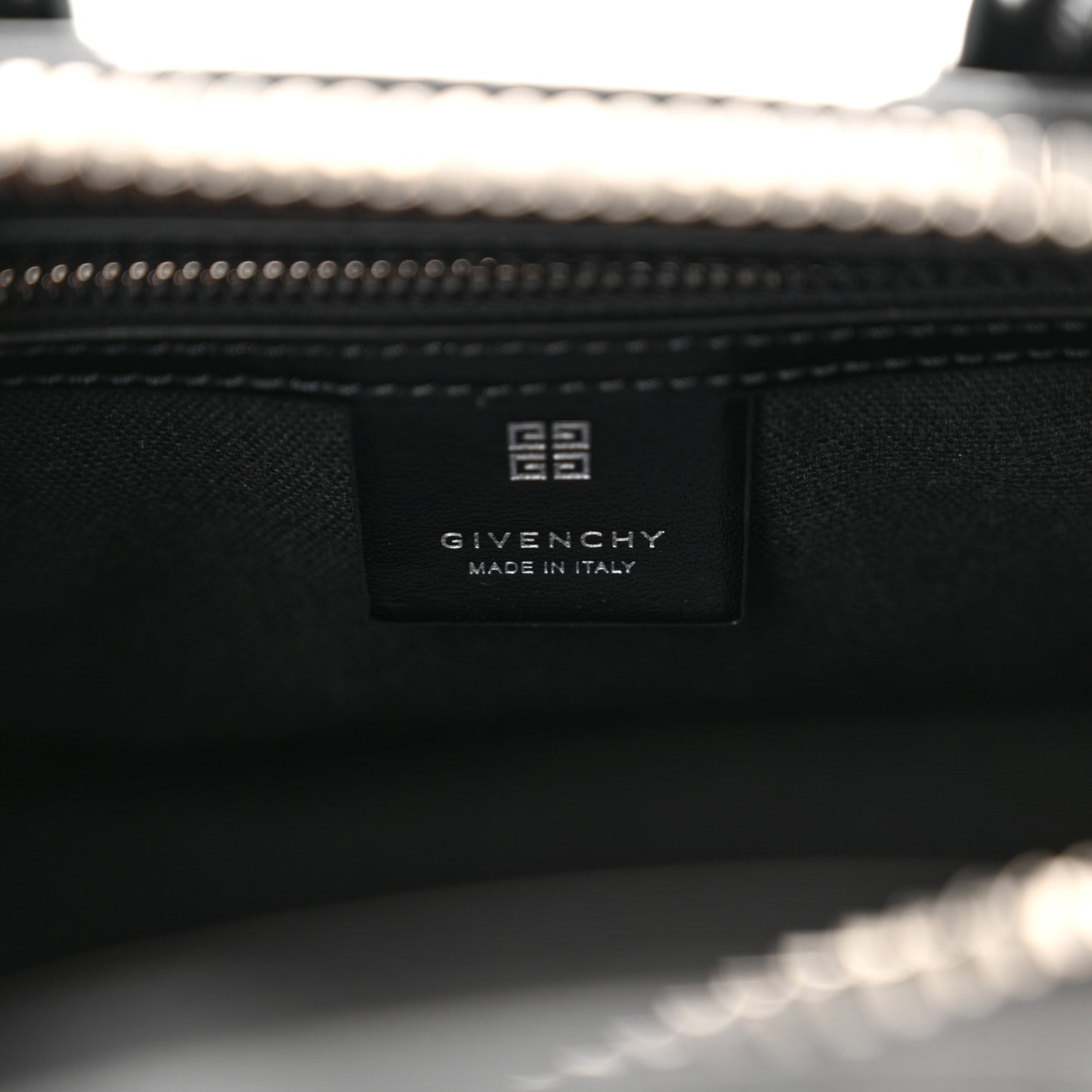 Shiny Lord Calfskin Mini Antigona Black