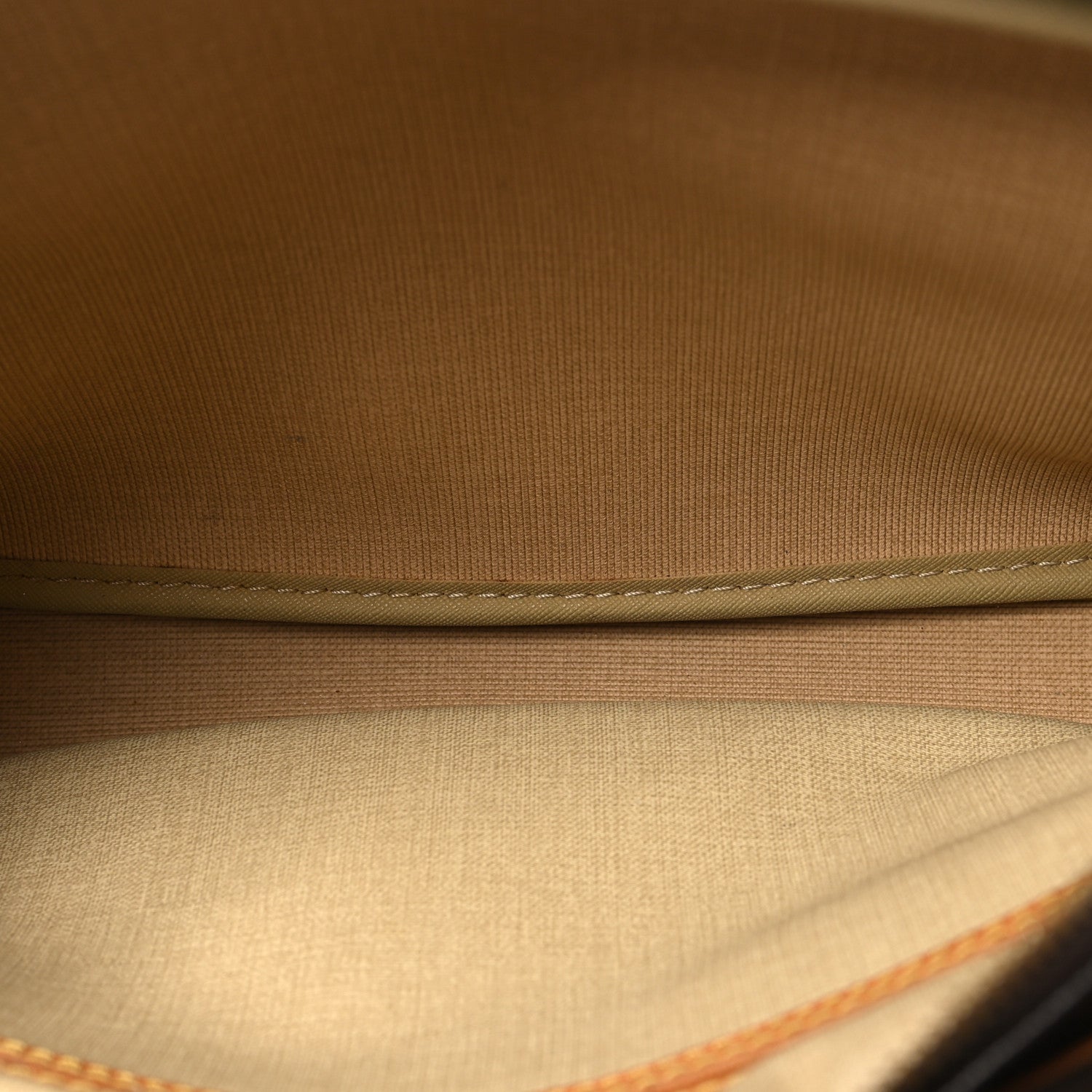Louis Vuitton Monogram Reporter PM 6 of 11