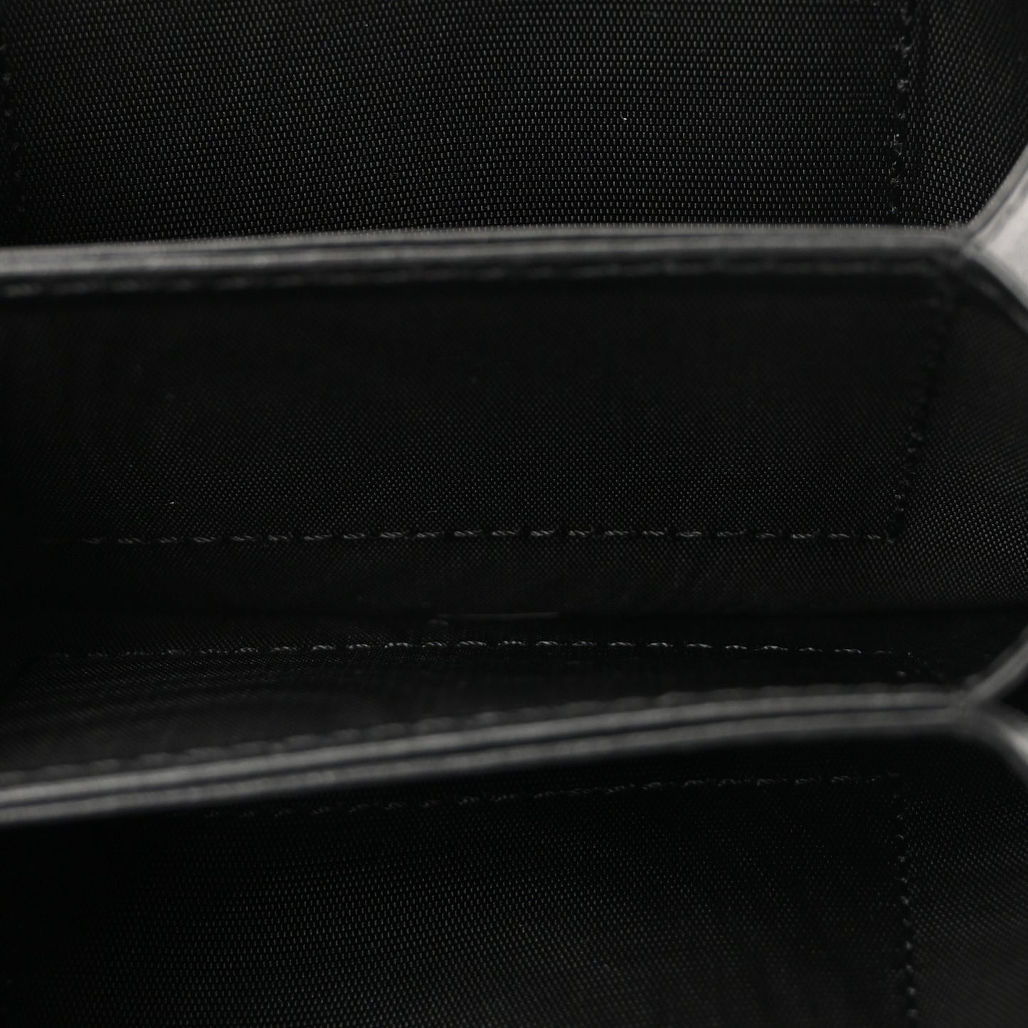 Vitello Liberty Gusseted Card Holder Black