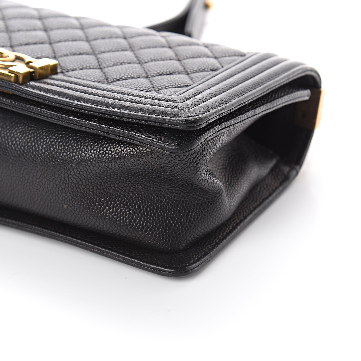 Caviar Quilted Medium Boy Flap Black